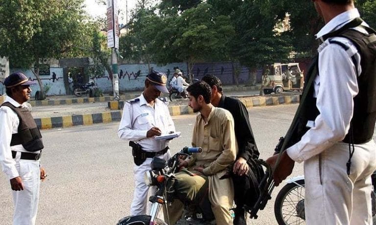 Driving Without License Rs 20000 Fine in Sindh