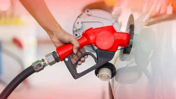 Petrol Prices in Pakistan Expected to Drop from 16 October