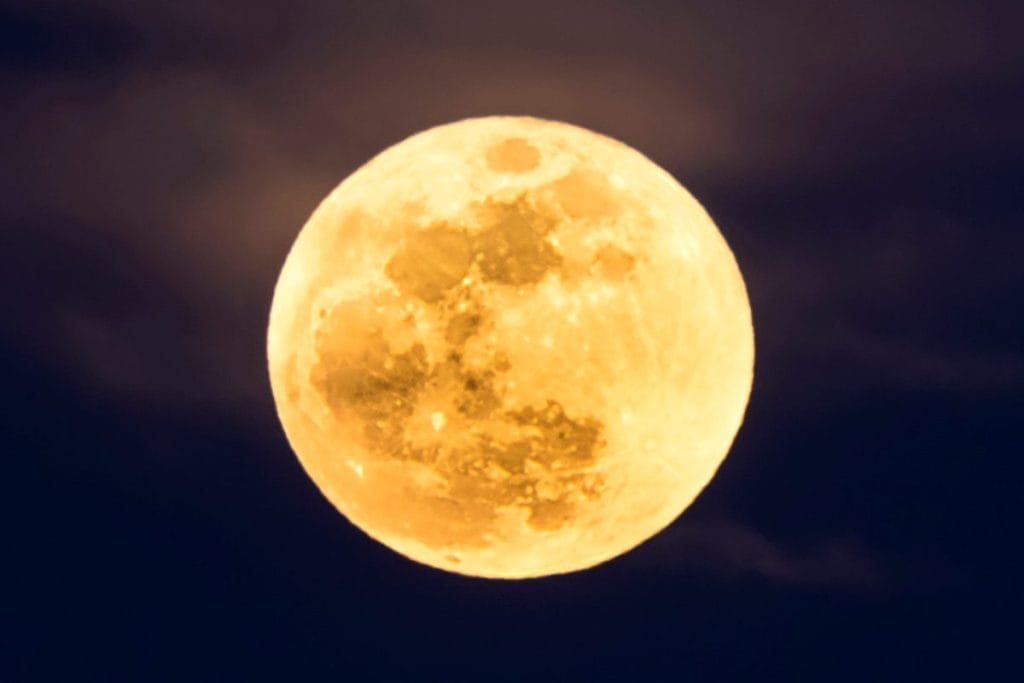Brightest Supermoon of 2025 to Shine Over Pakistan Tonight