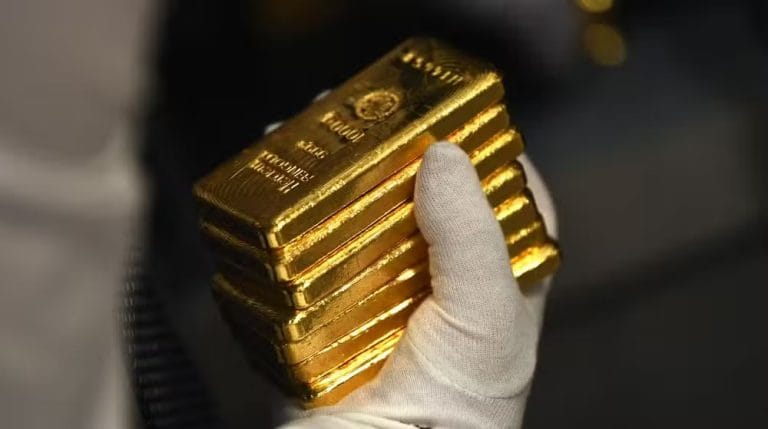 Gold Prices Fall Sharply in Pakistan as 2025 Nears End