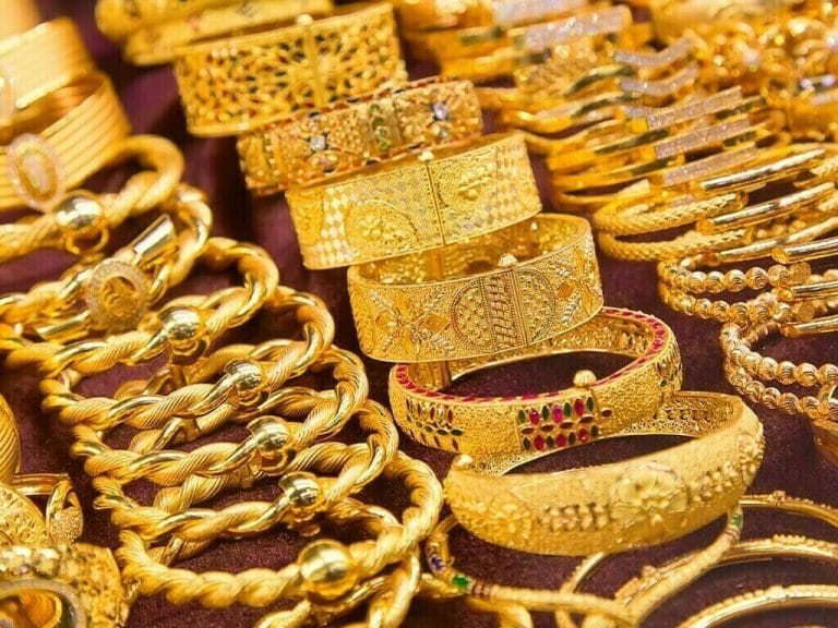 Gold Price in Pakistan Crashes Below Rs500,000