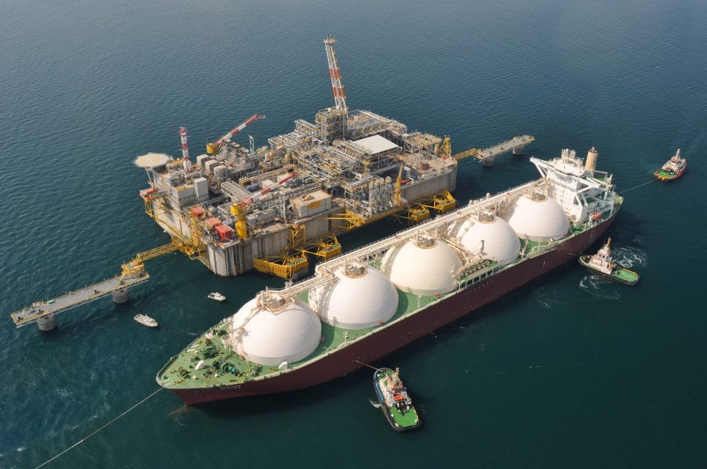 Qatar Halts LNG Supplies to Pakistan $100 Million