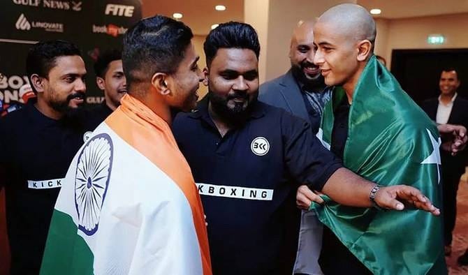 Pakistani Boxer Abdullah Shakeel Defeats India's Player